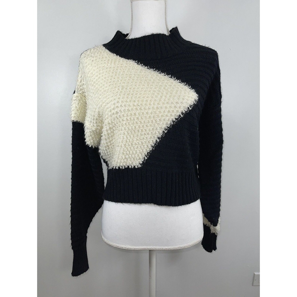 AZALEA Women's Medium Black/ Cream Knit Sweater